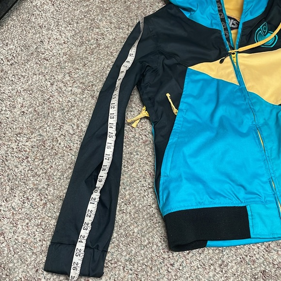 Nomis ski jacket in like new condition - Picture 7 of 10